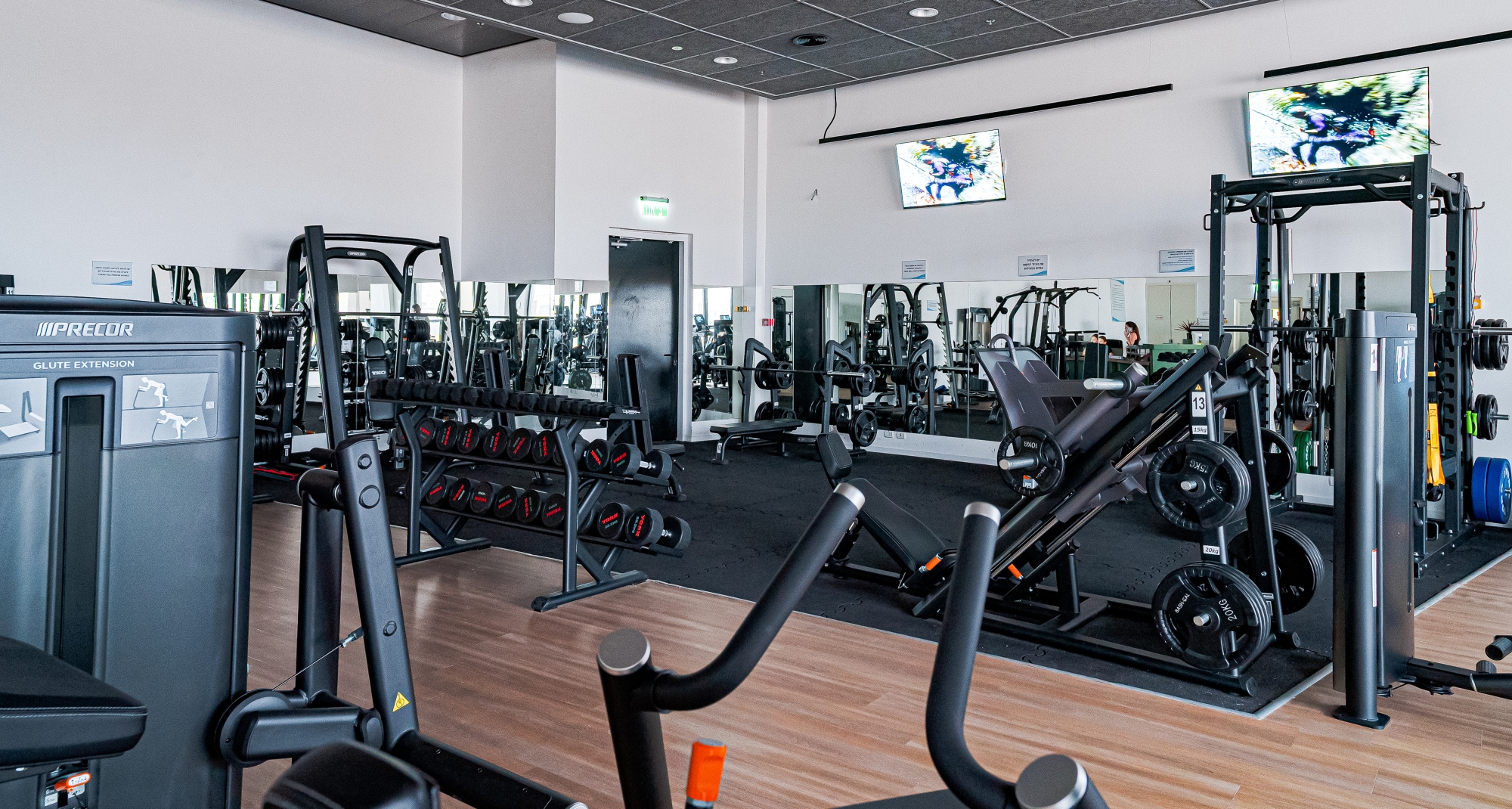 אימון בחדר הכושר ספורטיב