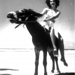 הנס (חיים) פין, מיכל הראל, מלכת היופי הראשונה של שבועון לאישה, 1952