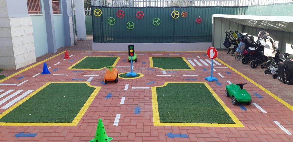 מעונות