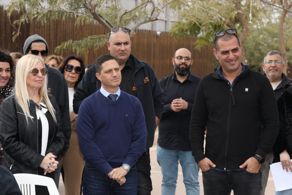 פינת הליטוף החדשה בנגב zoo